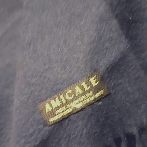 100% Cashmere Scarf * by Amicale